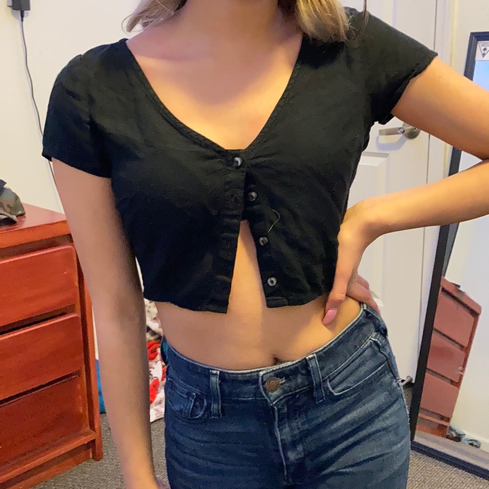 Black hollister crop top